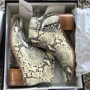 Emily Booties Natural Snake Leather Size 7.5 8